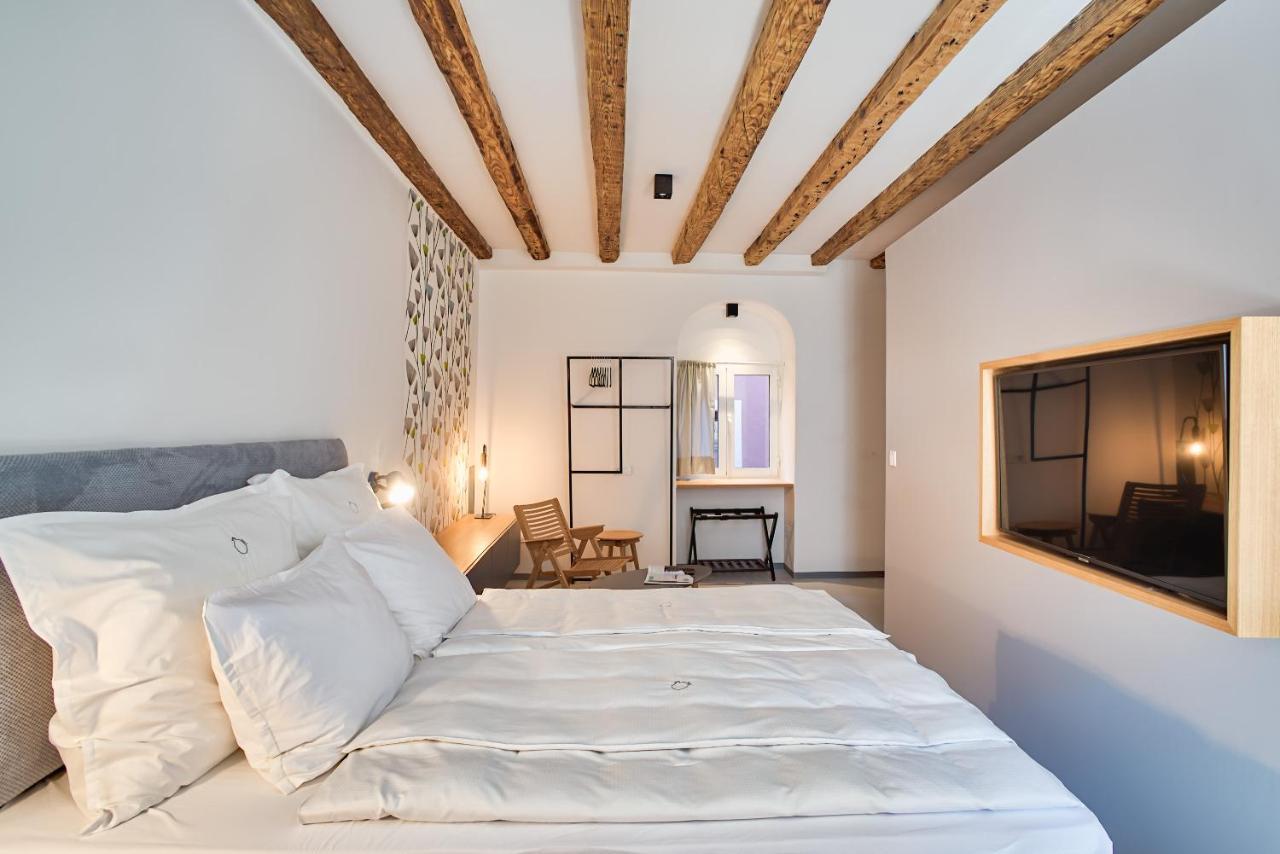Bed and Breakfast Nars Ровінь Екстер'єр фото
