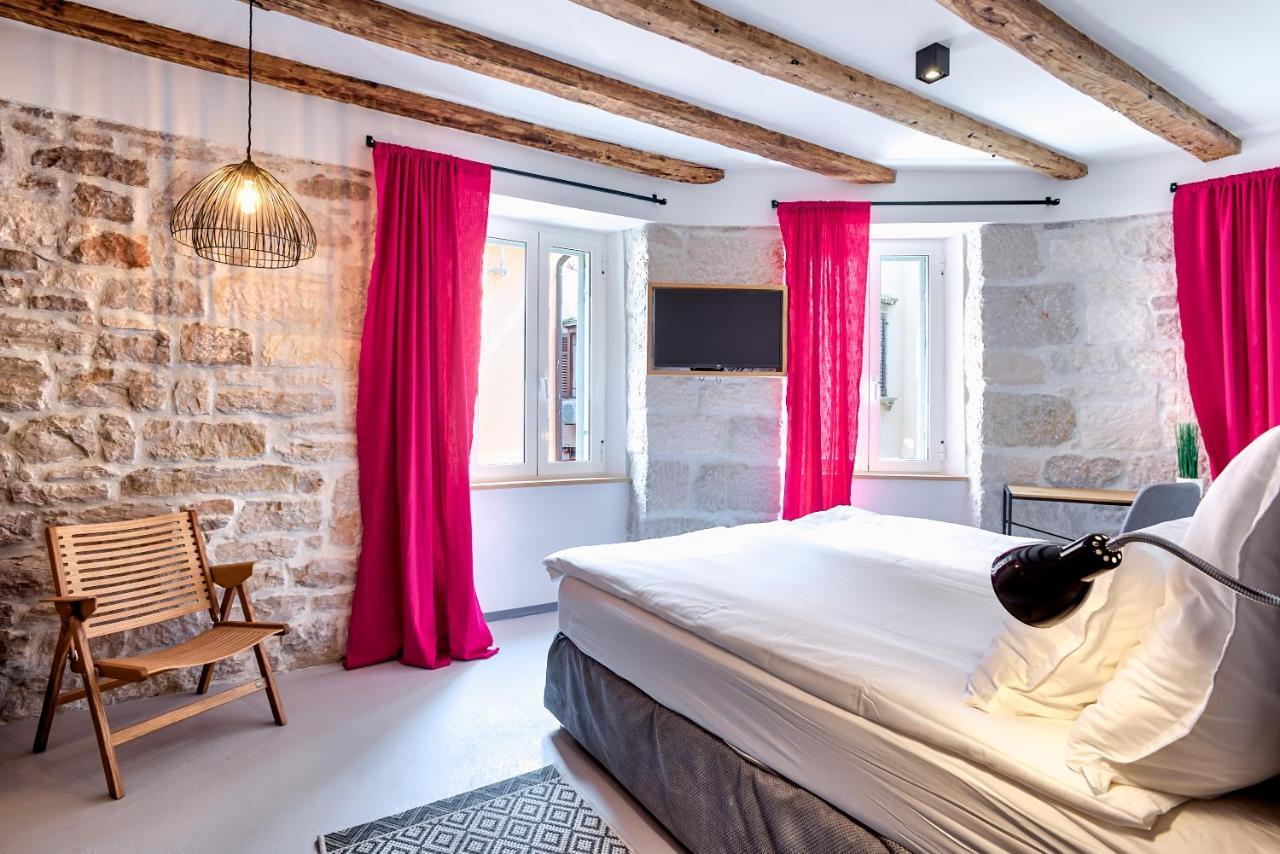 Bed and Breakfast Nars Ровінь Екстер'єр фото